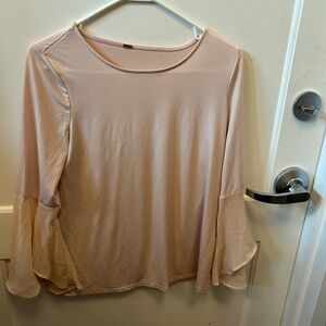 Free People pink crew w/flouncy sleeves